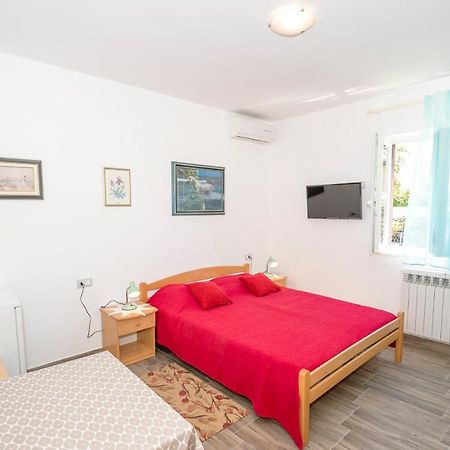 Guest House Ab Adria Home Ровинь Экстерьер фото