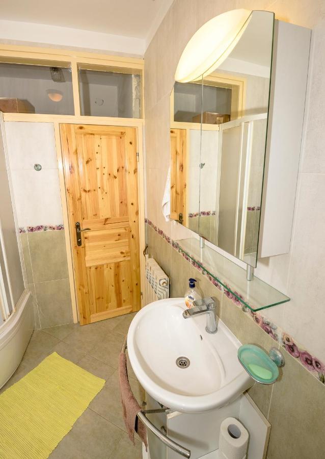 Guest House Ab Adria Home Ровинь Экстерьер фото