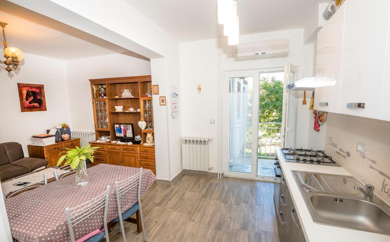 Guest House Ab Adria Home Ровинь Экстерьер фото