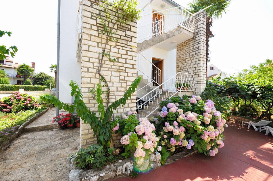 Guest House Ab Adria Home Ровинь Экстерьер фото