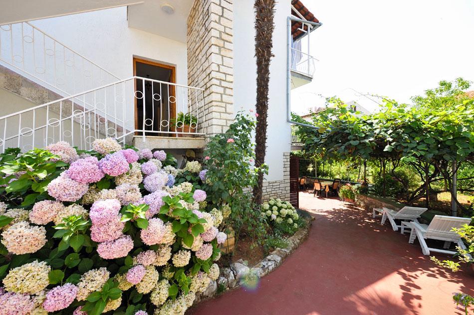 Guest House Ab Adria Home Ровинь Экстерьер фото